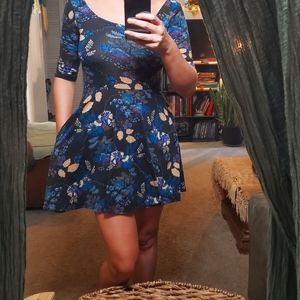 Floral mini dress with pockets
